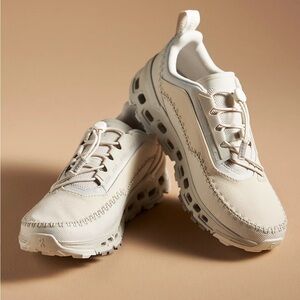 NWOB On Cloud Cloudaway Sneakers Running Shoes in Sand / Ice